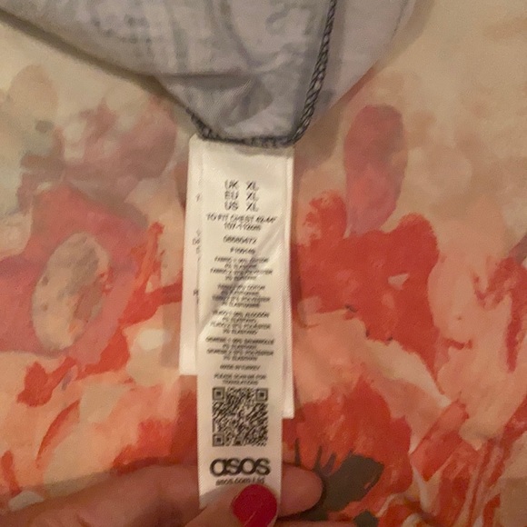 Men’s black graphic shirt - Picture 4 of 4